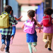 5 conseils pour préserver le dos des enfants
