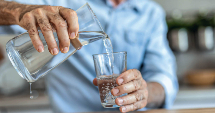 Prévenir de la deshydratation chez les séniors